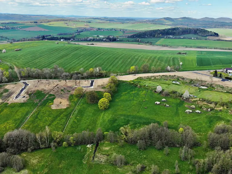 Prodej stavebního pozemku 1565 m², Chudenín – náhled fotky 2