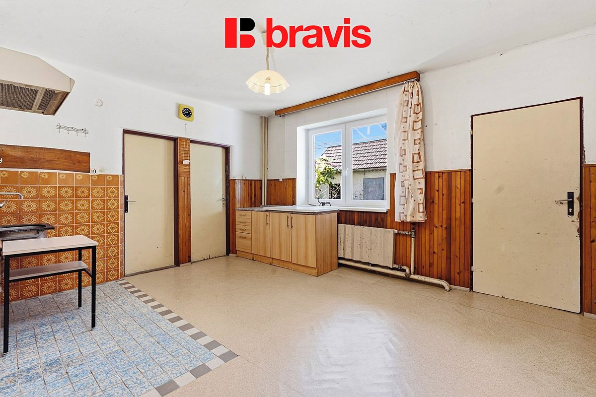 Prodej rodinného domu 167 m², pozemek 1341 m² – fotografie 2