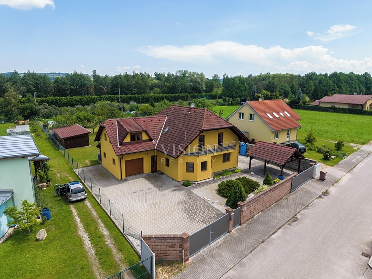Будинок на продаж, 242 м² (1 з 42)