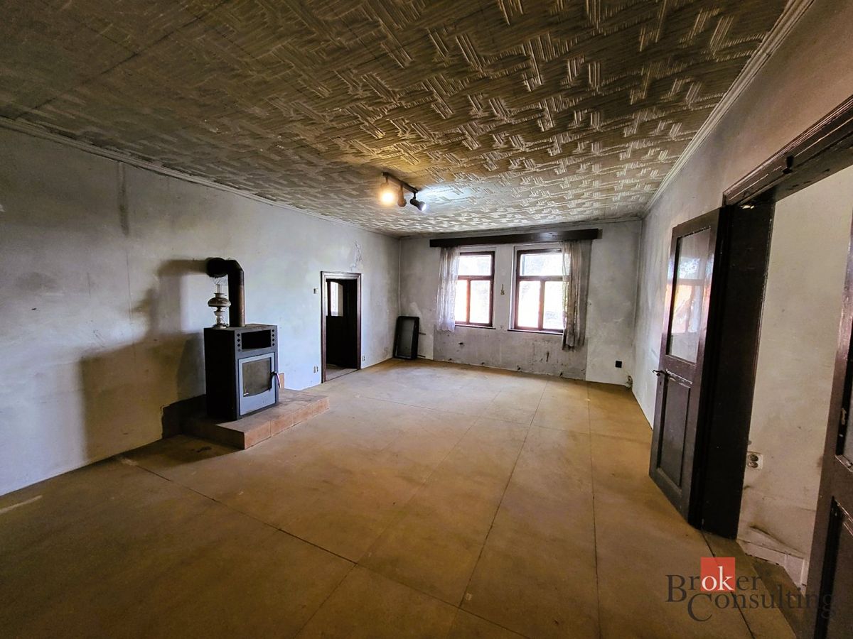 Prodej rodinného domu 220 m², pozemek 298 m² – fotografie 5