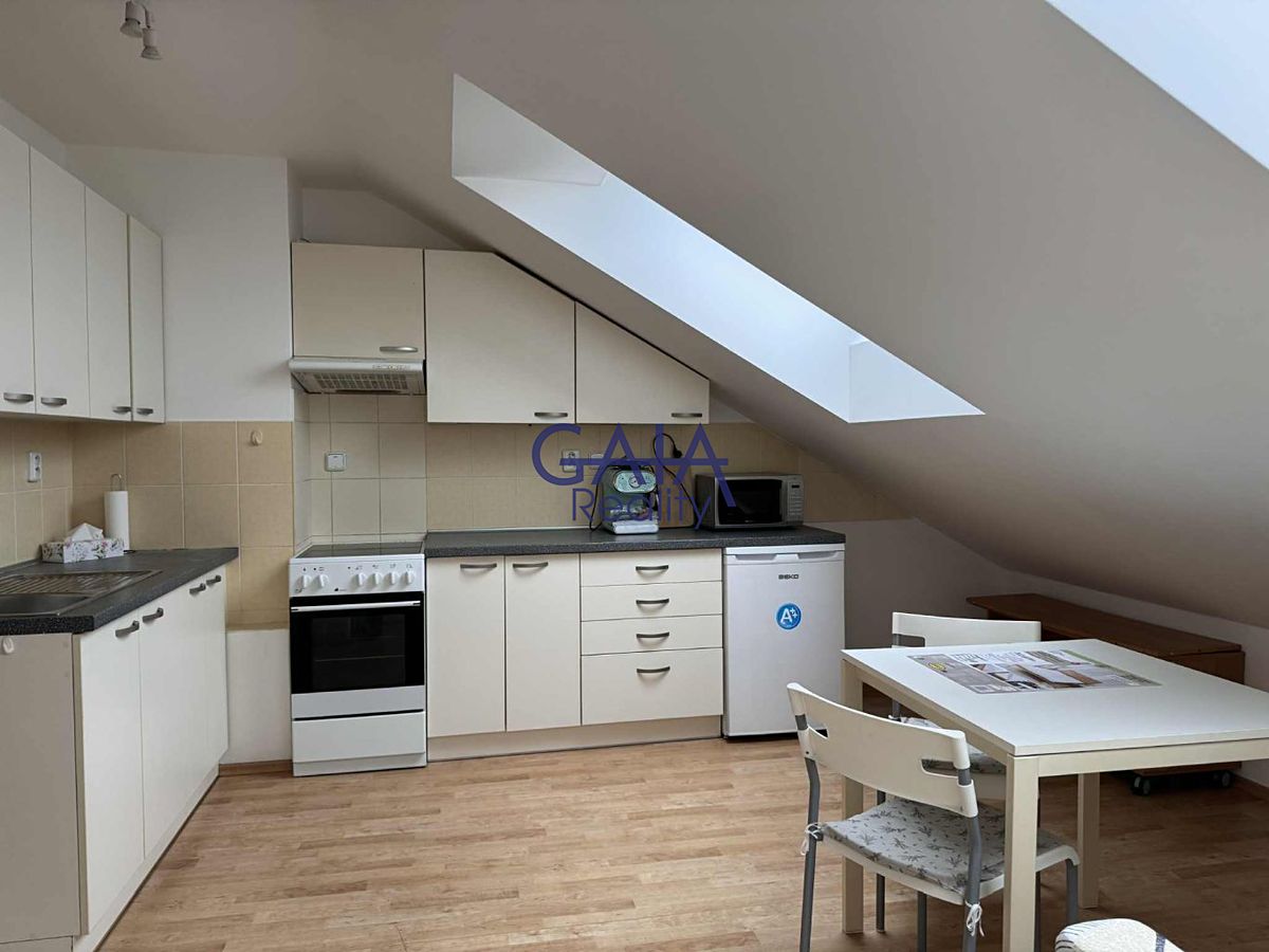 Pronájem bytu 3+kk 70 m² – fotografie 2