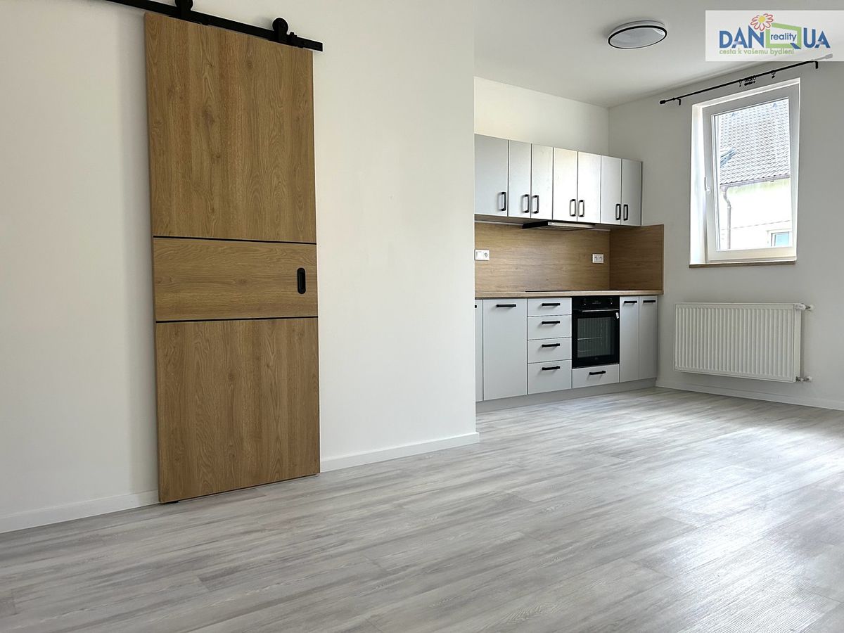 Pronájem bytu 2+kk 44 m² – fotografie 2
