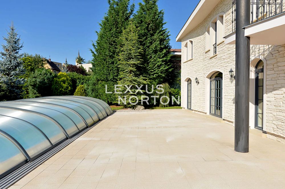 Pronájem vily 600 m², pozemek 1450 m² – fotografie 4