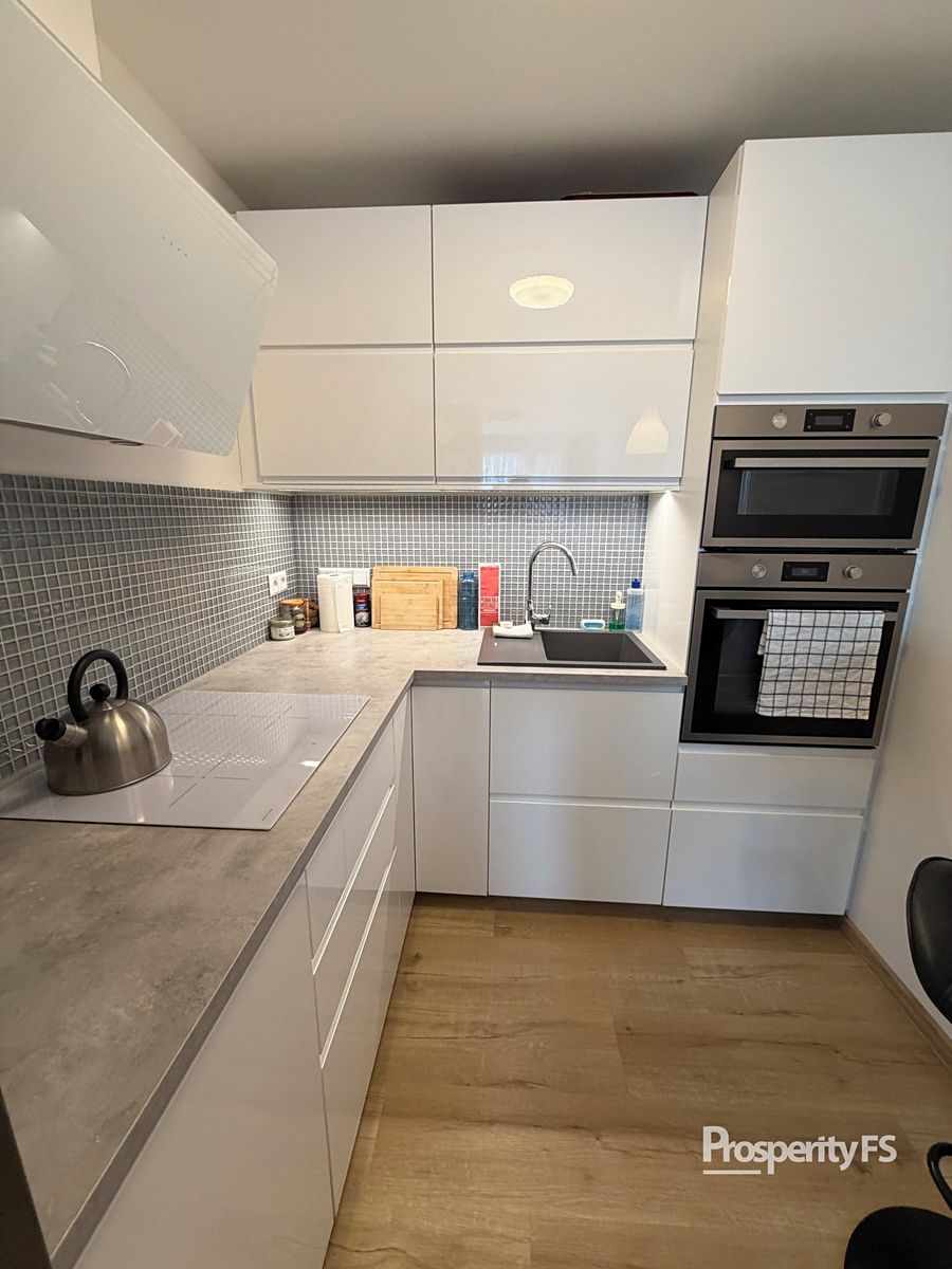 Pronájem bytu 2+kk 42 m² – fotografie 3