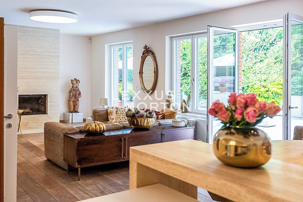 Prodej rodinného domu 522 m², pozemek 1215 m² – fotografie 2