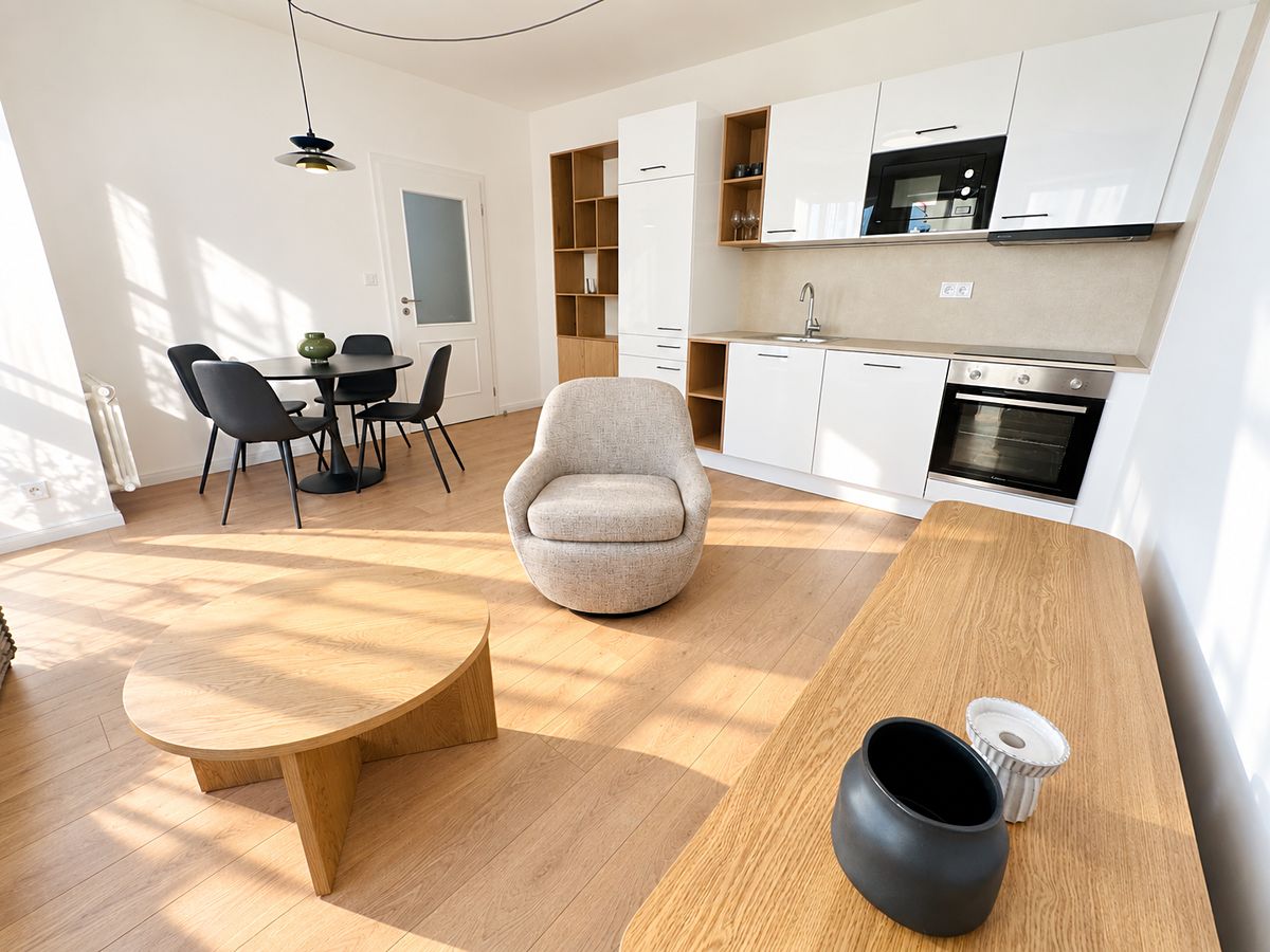 Pronájem bytu 2+kk 56 m² – fotografie 3