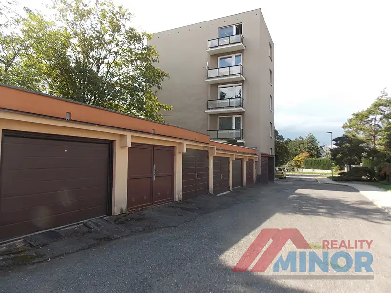 Pronájem garáže 20 m², Slaný – náhled fotky 1