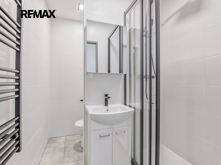 Pronájem bytu 1+kk, 32 m² (6 z 12)
