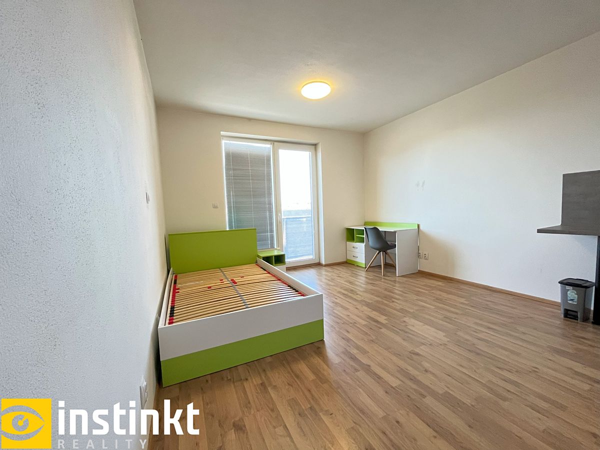 Pronájem bytu 1+kk 28 m² – fotografie 4