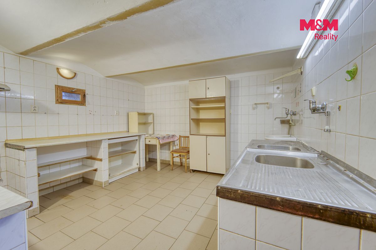Prodej rodinného domu 169 m², pozemek 16101 m² – fotografie 3