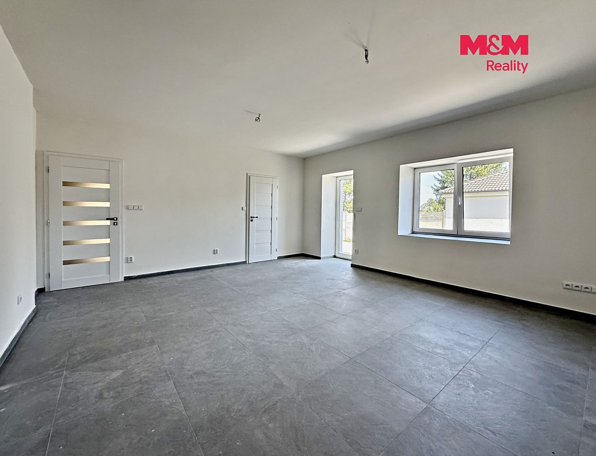 Prodej rodinného domu 120 m², pozemek 244 m² – fotografie 2