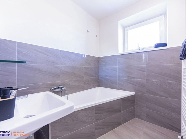Prodej komerčního prostoru, 450 m² (8 z 35)