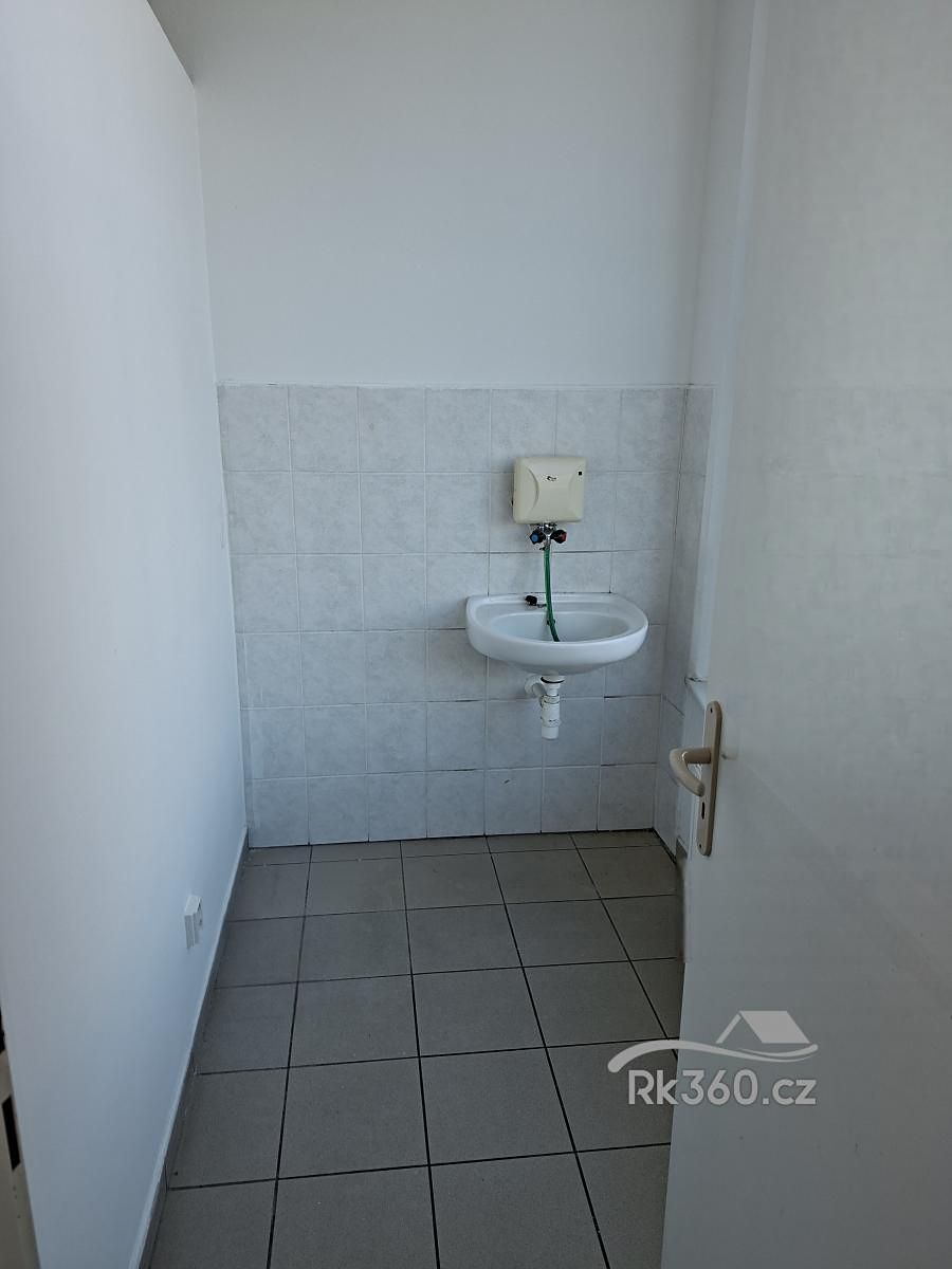 Pronájem obchodního prostoru 25 m² – fotografie 5