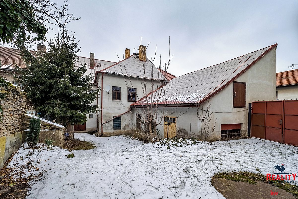 Prodej rodinného domu 330 m², pozemek 515 m² – fotografie 4