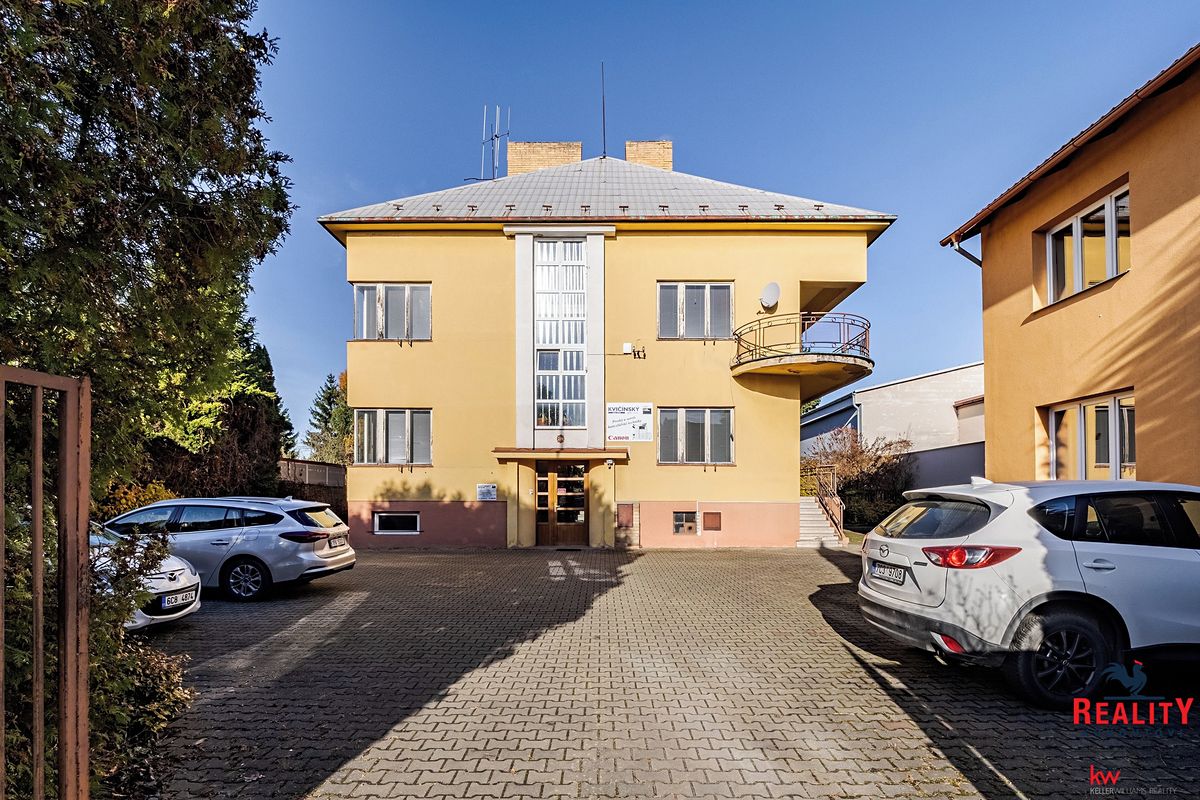 Prodej rodinného domu 500 m², pozemek 2695 m² – fotografie 3
