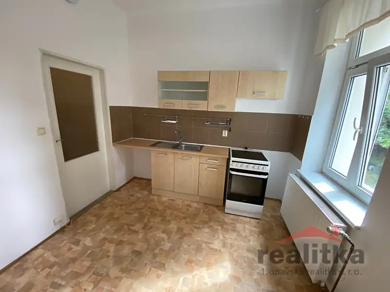 Pronájem bytu 1+1 37 m², Opava – náhled fotky 1