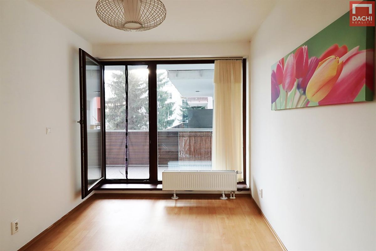 Pronájem bytu 2+kk 82 m² – fotografie 3