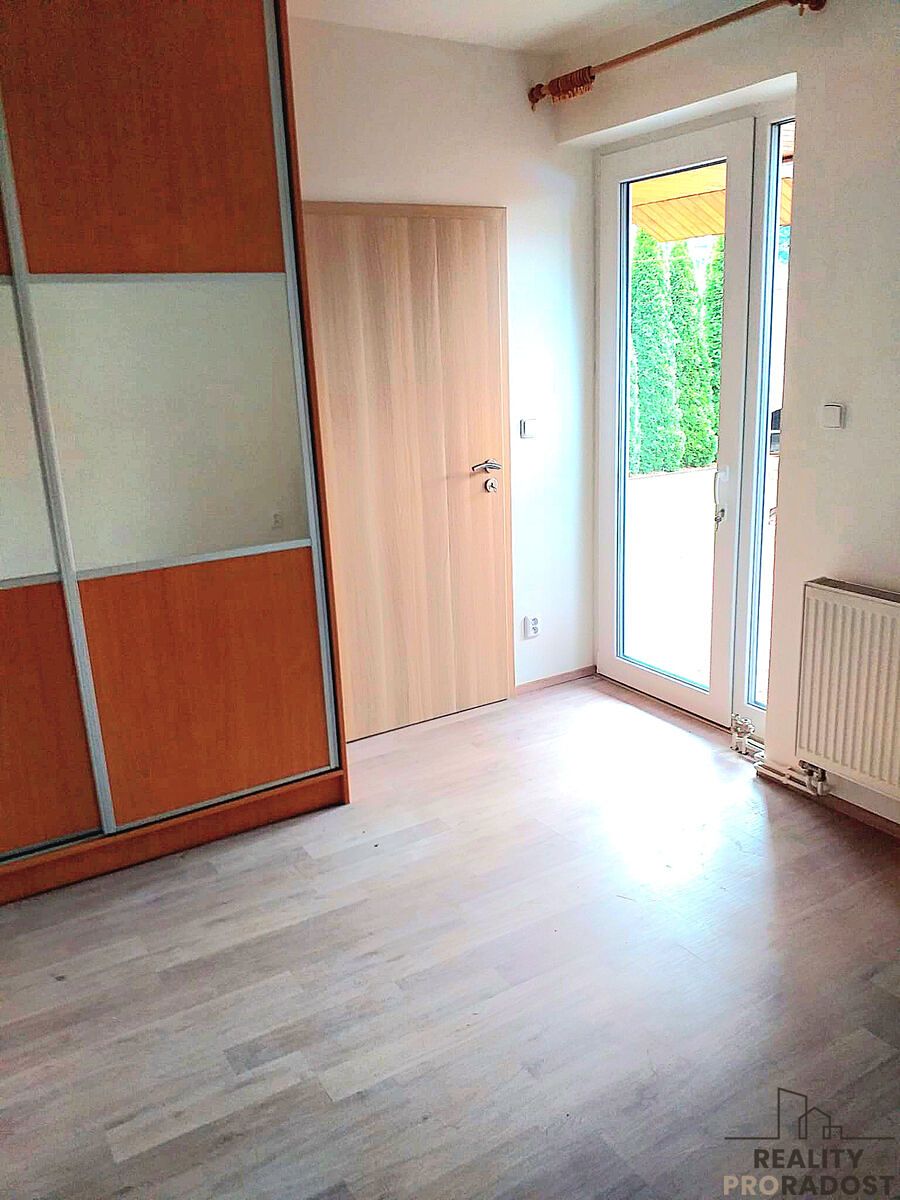 Pronájem bytu 2+kk 47 m² – fotografie 3