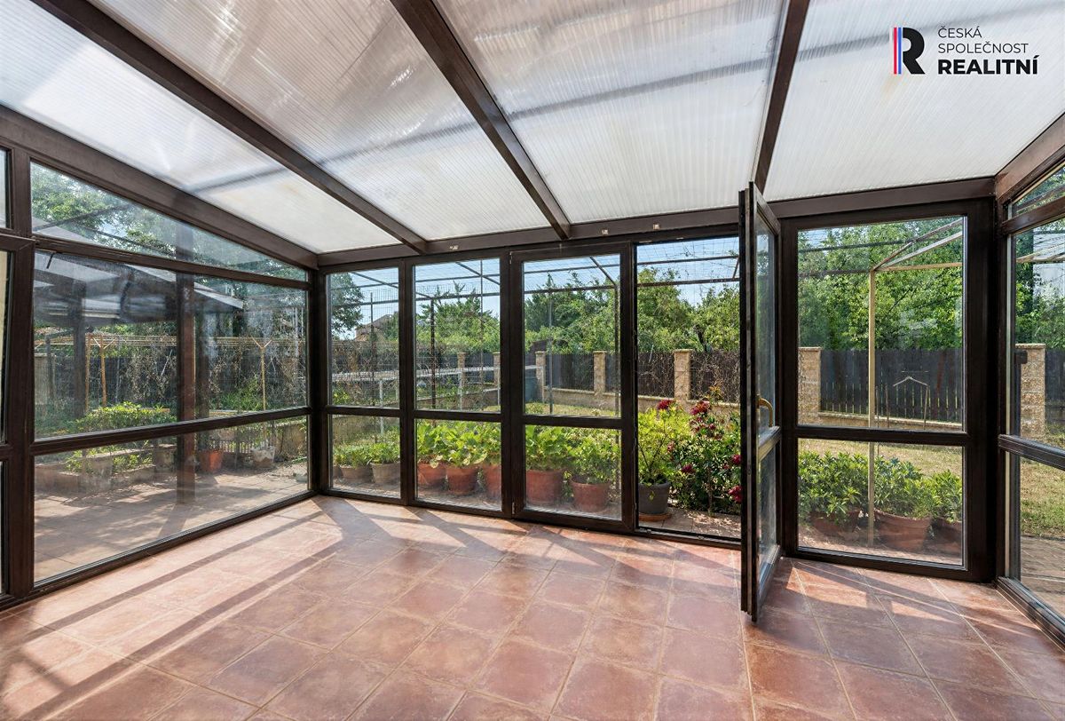 Prodej rodinného domu 340 m², pozemek 637 m² – fotografie 4