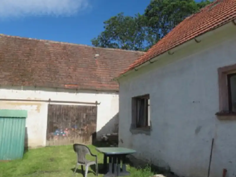 Dražba rodinného domu 200 m², pozemek 2904 m², Verušičky – náhled fotky 2