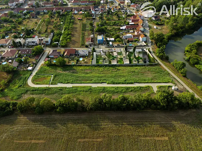 Prodej stavebního pozemku 776 m², Bulhary – náhled fotky 1