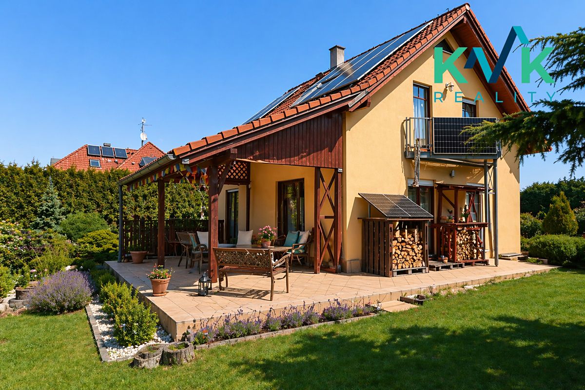 Prodej rodinného domu 250 m², pozemek 992 m²