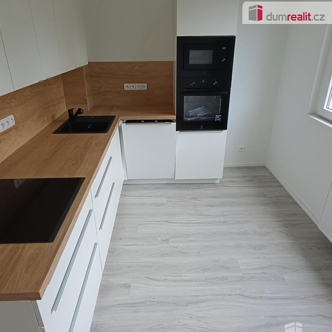 Pronájem bytu 2+1 56 m² – fotografie 3