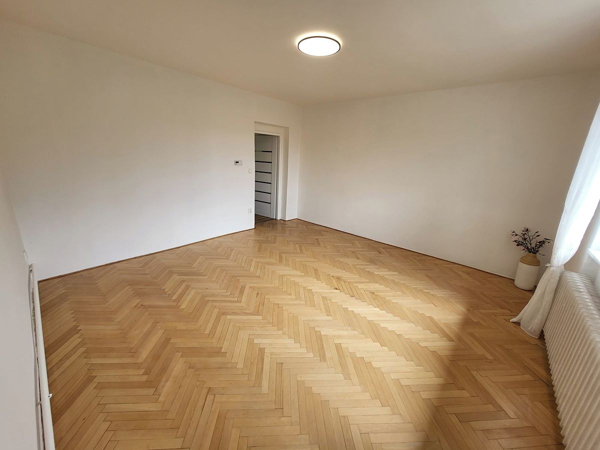 Pronájem bytu 2+1 50 m² – fotografie 4