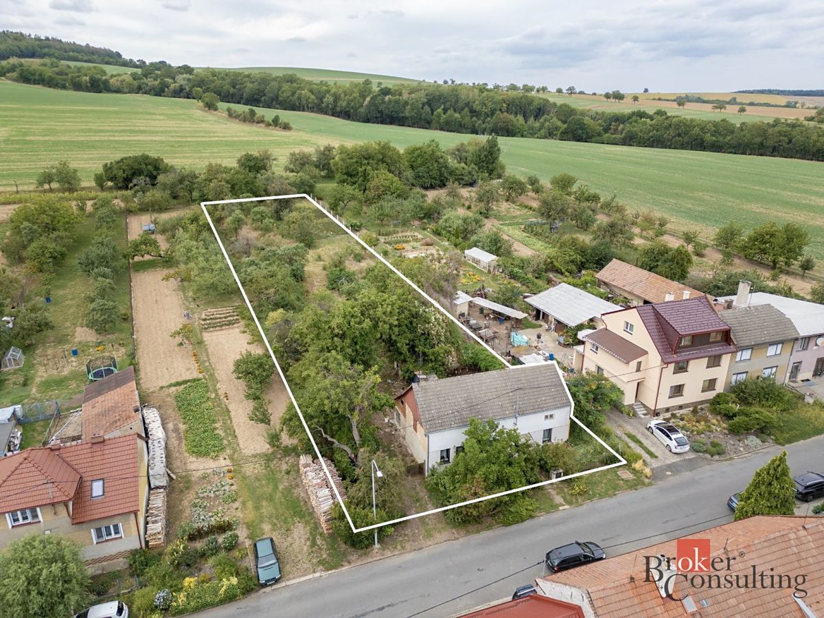 Prodej rodinného domu 80 m², pozemek 2468 m²
