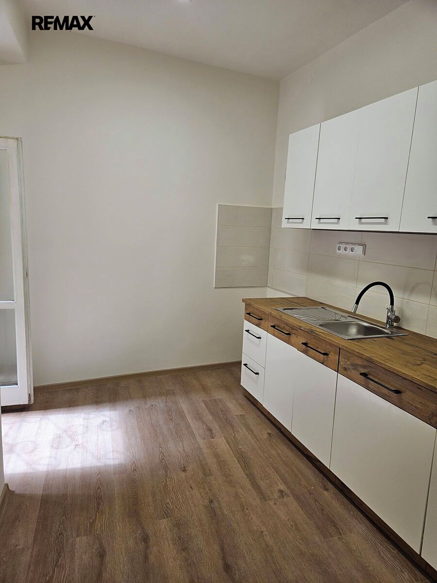 Pronájem bytu 4+1 72 m² – fotografie 5