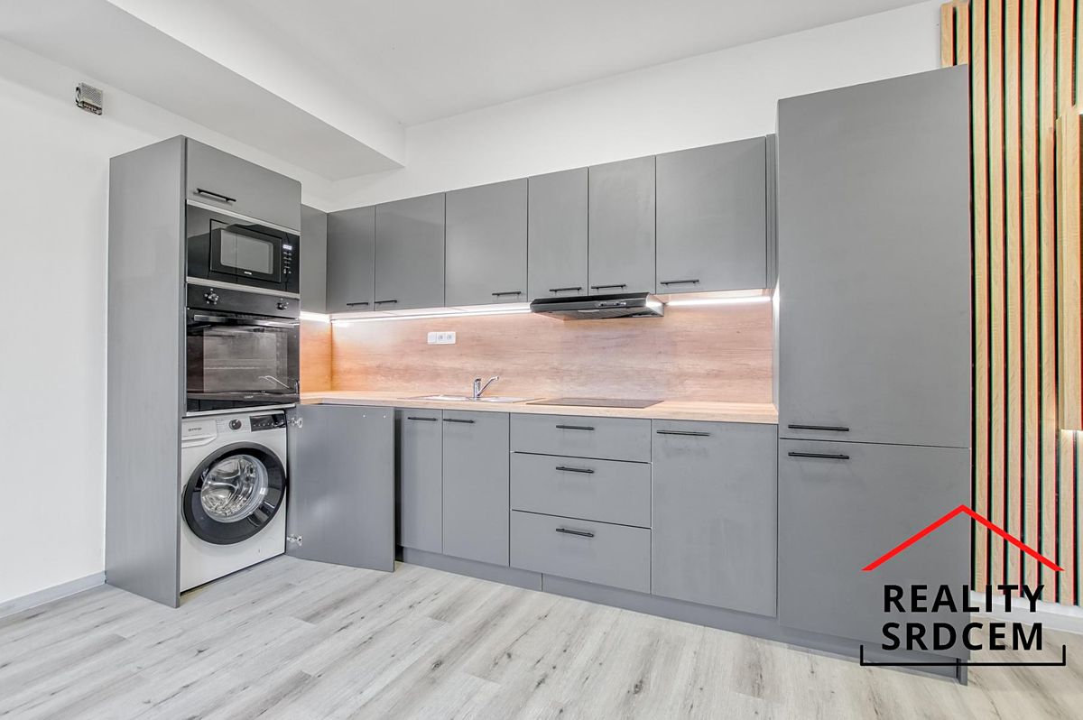 Pronájem bytu 2+kk 65 m² – fotografie 2