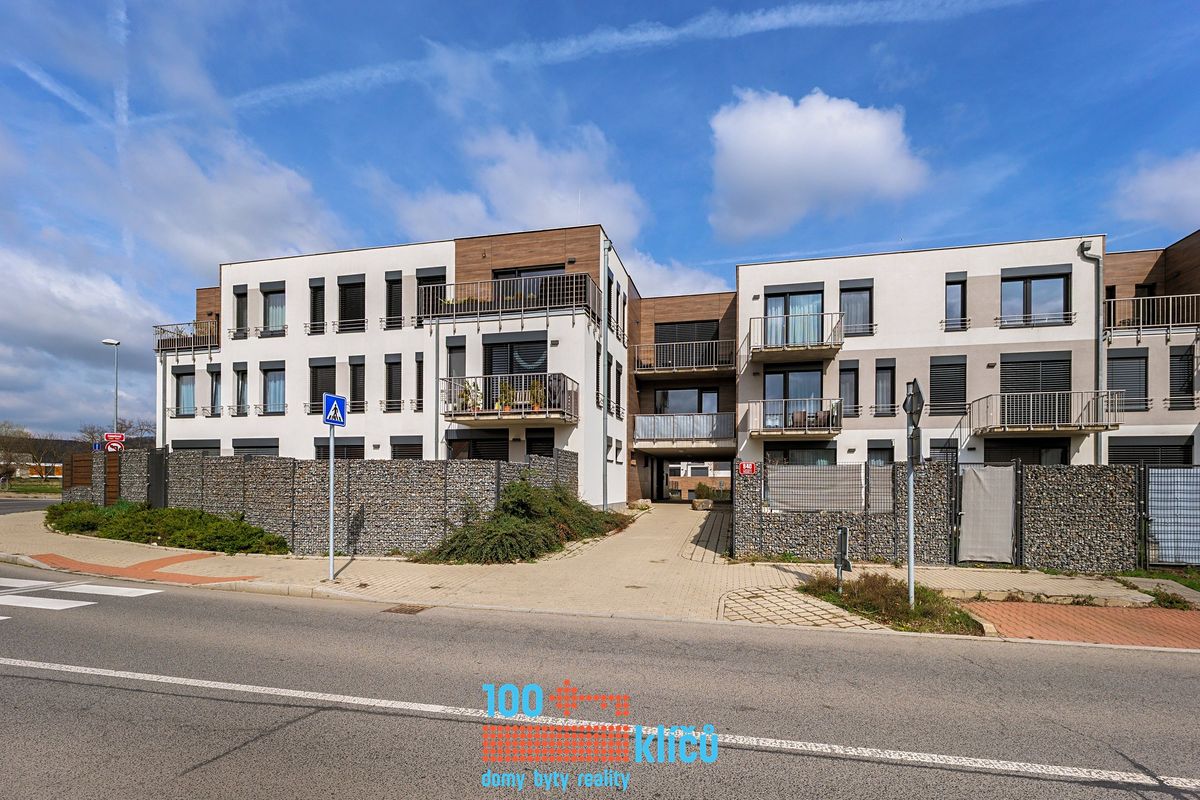Pronájem bytu 2+kk 48 m² – fotografie 2
