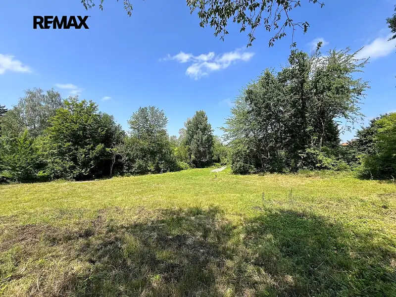 Prodej stavebního pozemku 3238 m², Mukařov – náhled fotky 1