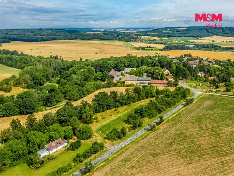 Prodej stavebního pozemku 1810 m², Ujkovice – náhled fotky 3