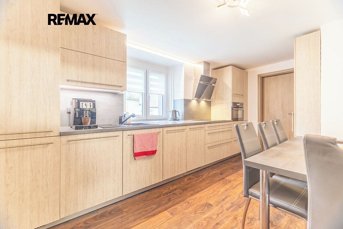 Prodej rodinného domu 160 m², pozemek 2647 m² – fotografie 2
