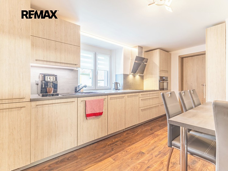 Prodej domu, 160 m² (2 z 27)