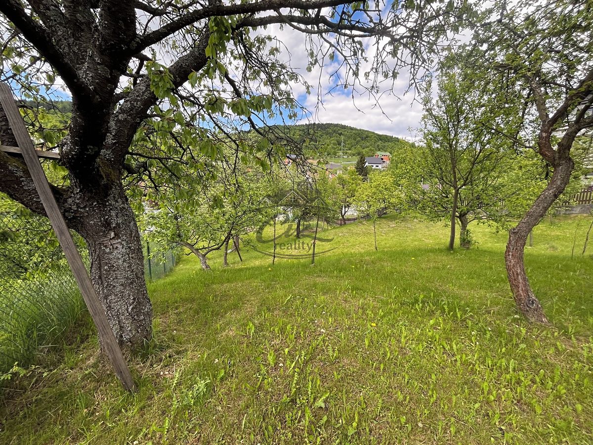 Prodej stavebního pozemku 843 m² – fotografie 3