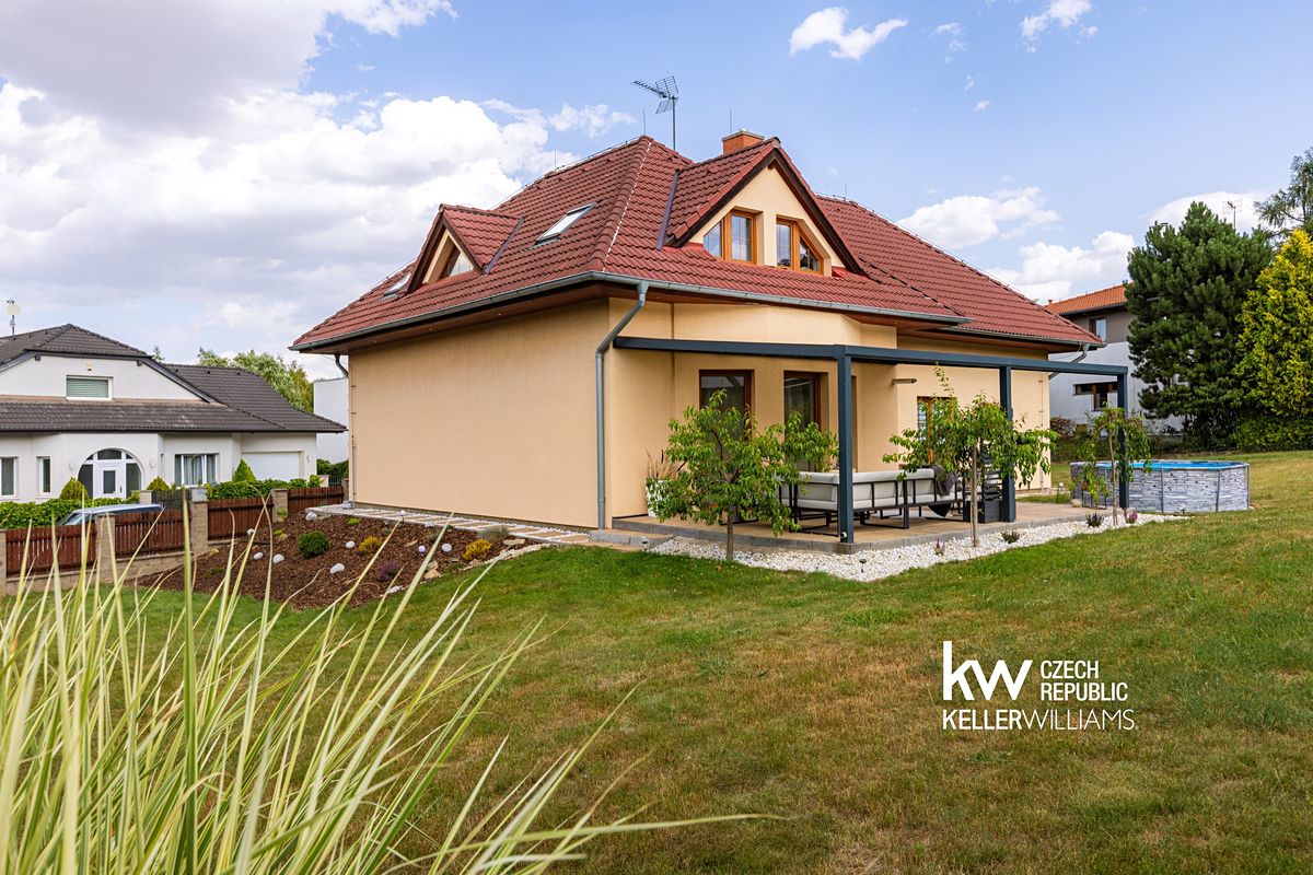 Prodej rodinného domu 203 m², pozemek 1141 m² – fotografie 4