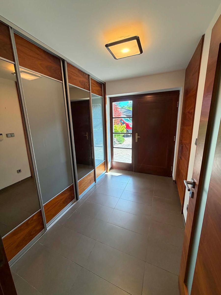 Prodej rodinného domu 240 m², pozemek 5513 m² – fotografie 3