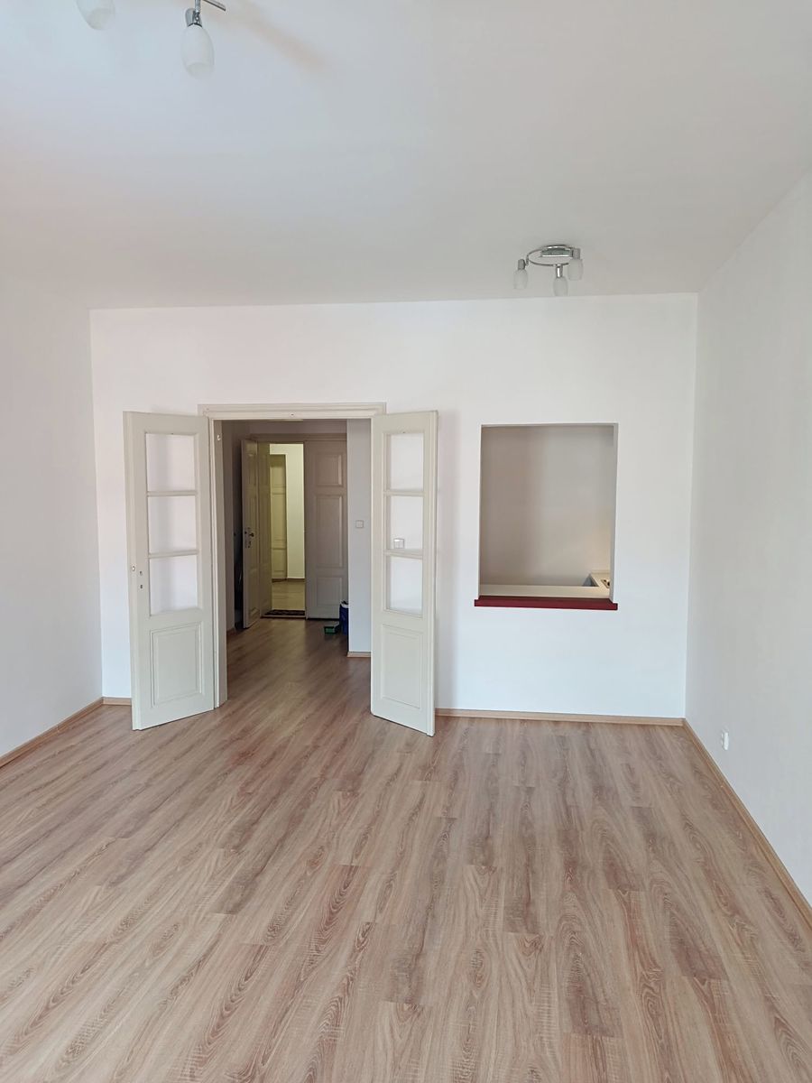 Pronájem bytu 1+1 40 m² – fotografie 2