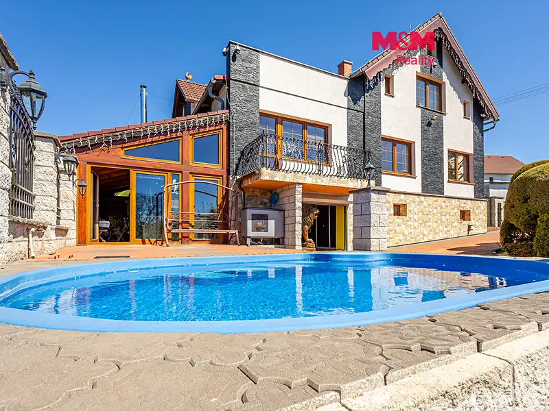 Pronájem rodinného domu 152 m², pozemek 302 m², Varnsdorf – náhled fotky 1
