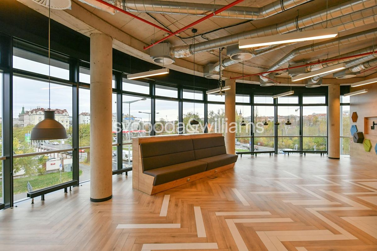 Pronájem kanceláře 1990 m² – fotografie 5