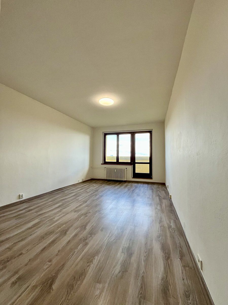 Pronájem bytu 1+kk 28 m² – fotografie 4