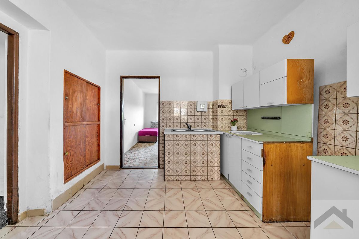 Prodej rodinného domu 149 m², pozemek 1750 m² – fotografie 5