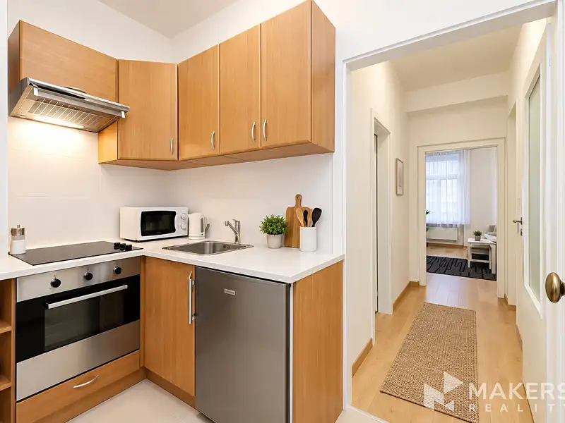 Prodej bytu 1+1 70 m², Praha – náhled fotky 1