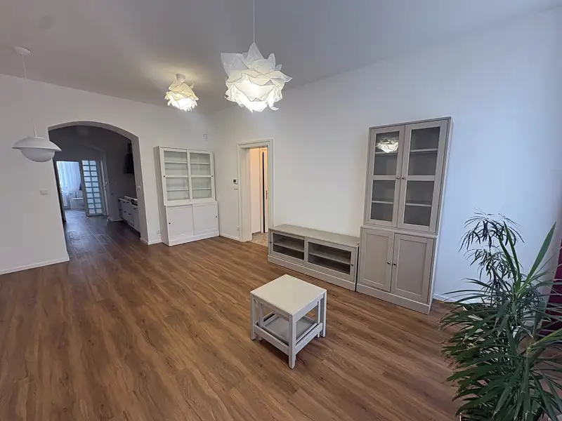 Pronájem bytu 3+1 71 m², Jičín – náhled fotky 1