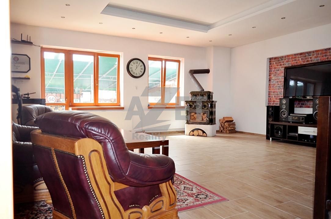 Prodej rodinného domu 350 m², pozemek 577 m² – fotografie 3