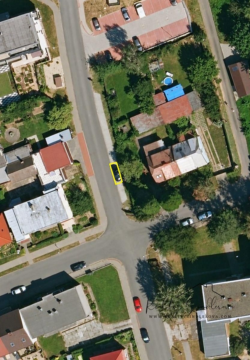 Pronájem garážového stání 12 m² – fotografie 3