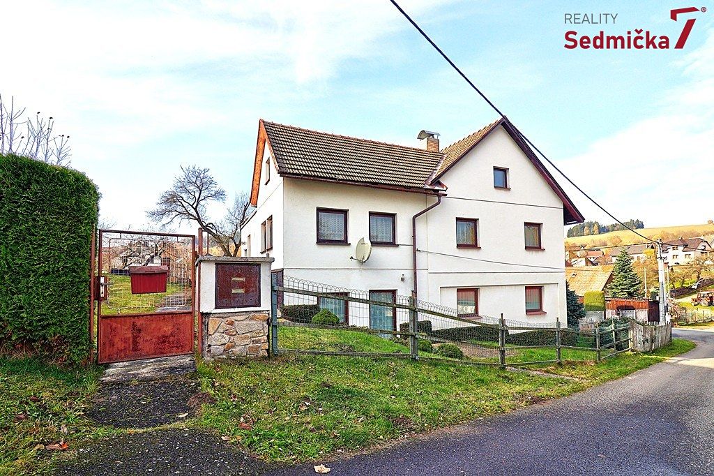 Prodej rodinného domu 318 m², pozemek 1300 m² – fotografie 4