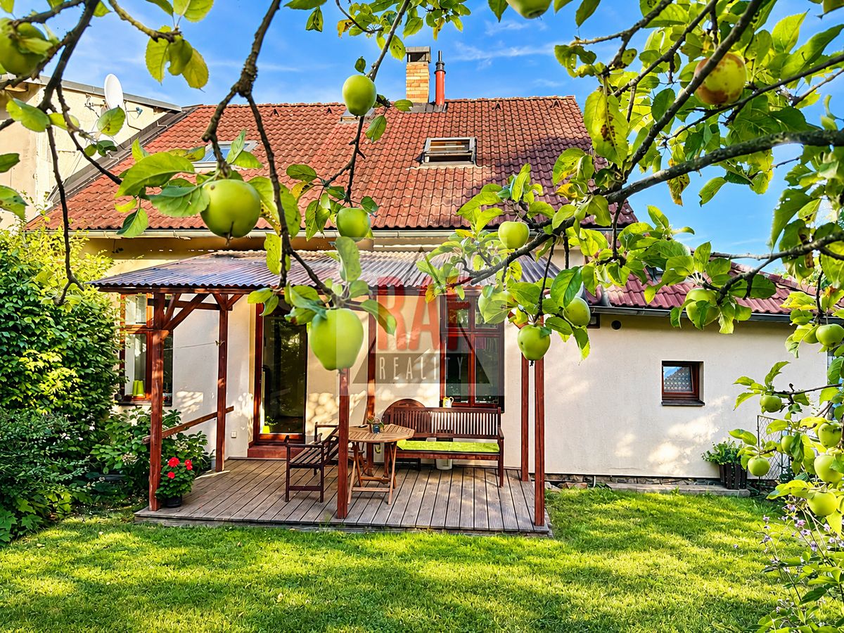 Prodej rodinného domu 160 m², pozemek 659 m² – fotografie 3
